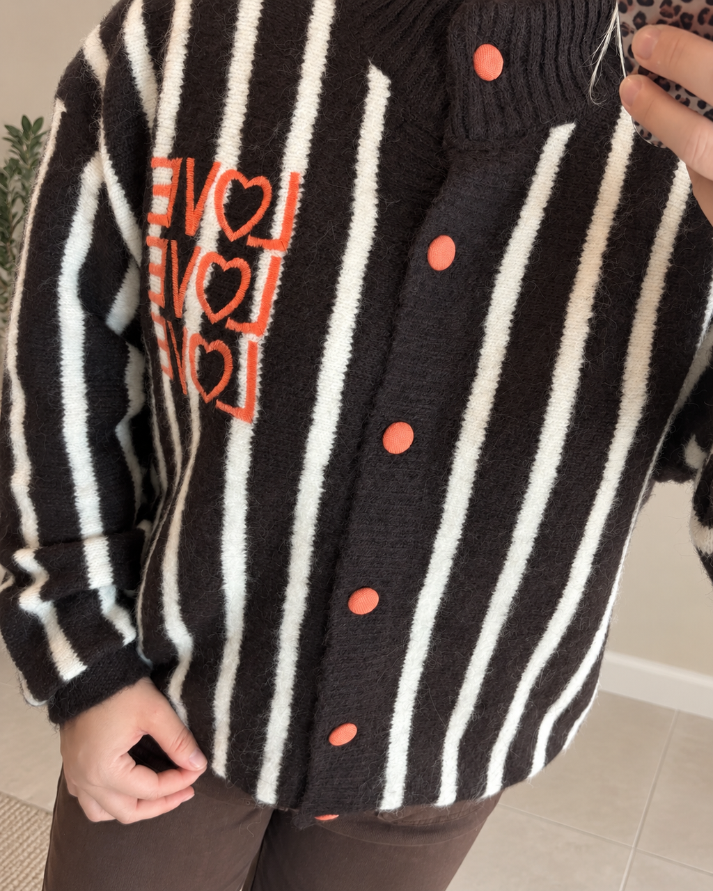 Gilet chocolat rayé écru/orange