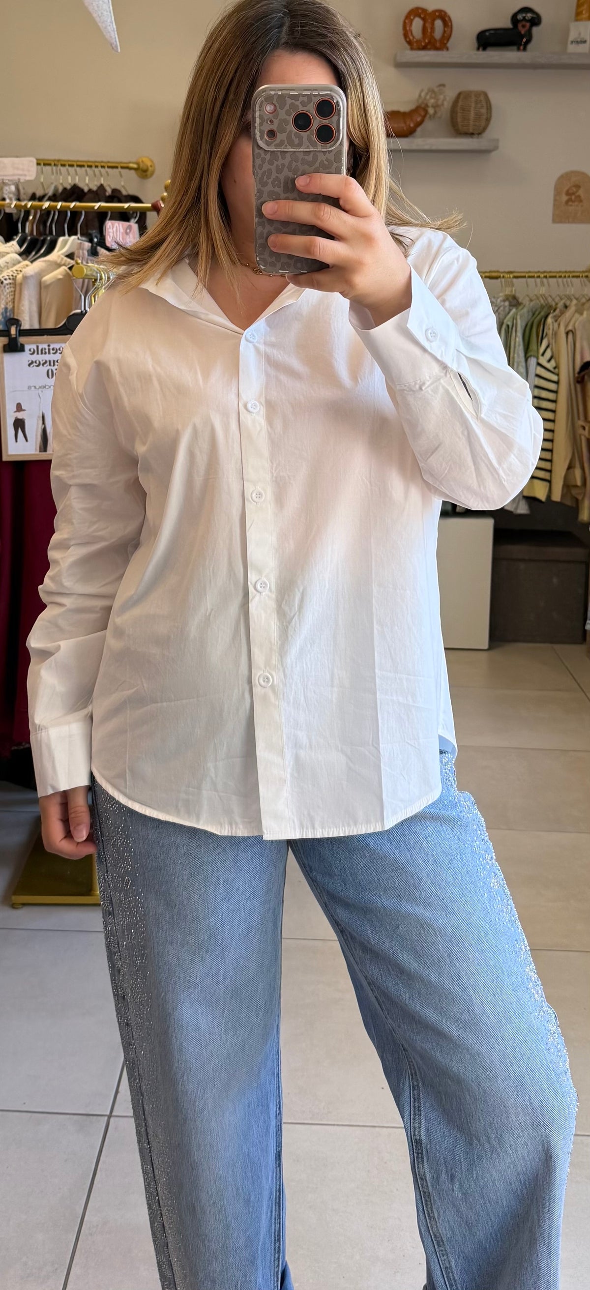Chemise blanche détail au dos palmier en crochet