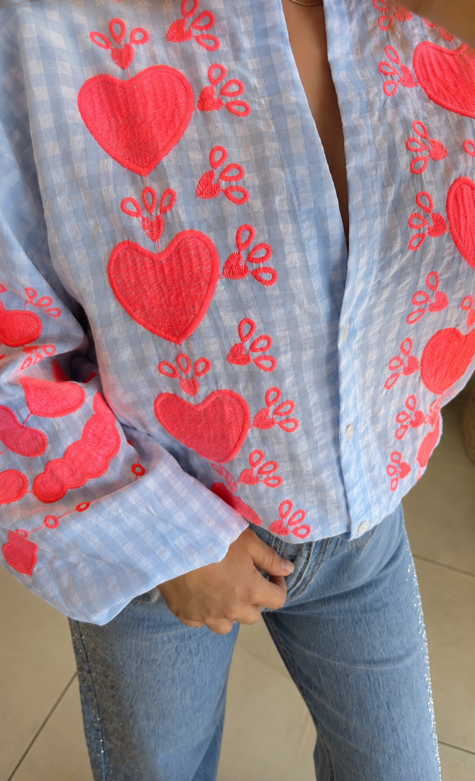 Blouse vichy bleu détails fluo