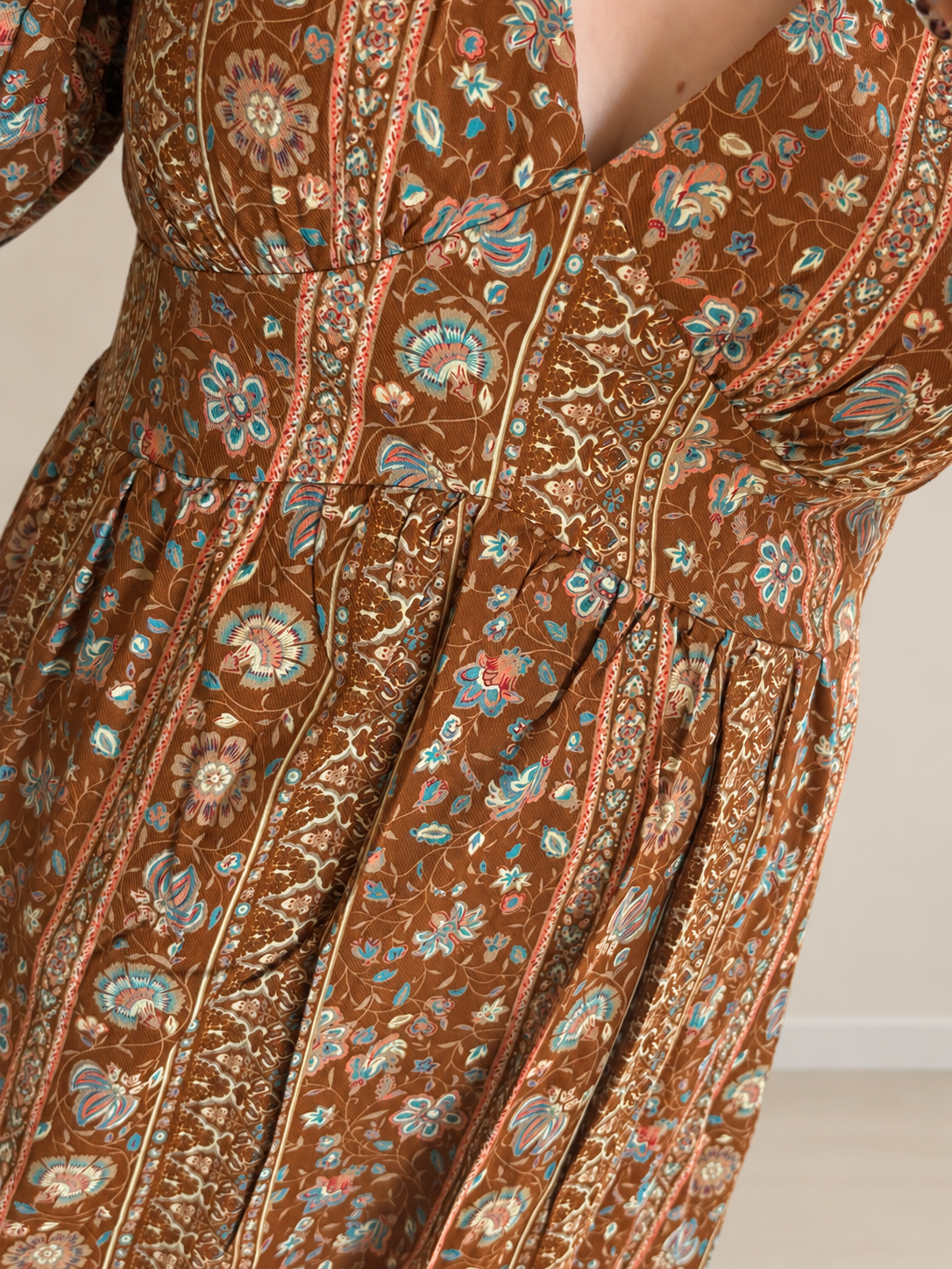 Robe courte camel imprimé bleu turquoise